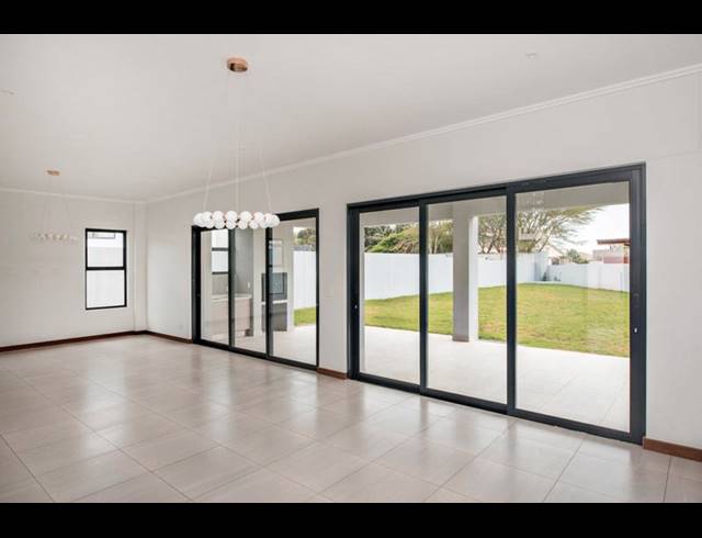 4 BEDROOM HOUSE FOR SALE IN ST ANDREWS